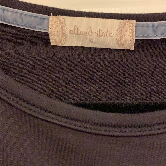 Floral Embroidered Top - Picture 3 of 4